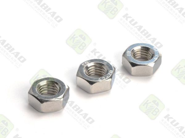 復(fù)合板用什么螺絲好些(復(fù)合板用的是什么膠水)