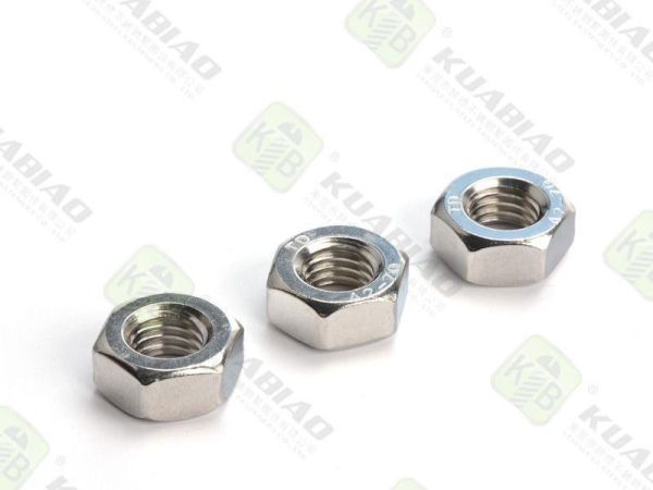 光伏上面用哪些螺絲(光伏發(fā)電用的螺絲型號(hào))