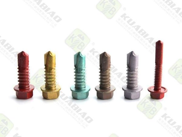 光伏發(fā)電用的螺絲型號(hào)是多少(光伏安裝螺絲的損耗率)